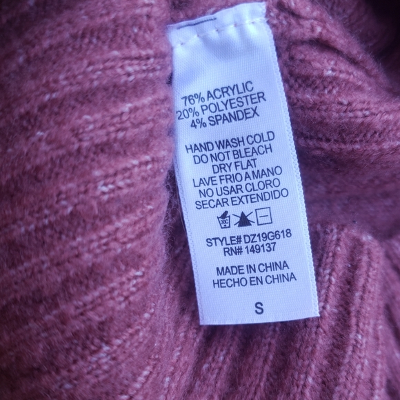 Double Zero | Pink Turtleneck - Picture 4 of 4